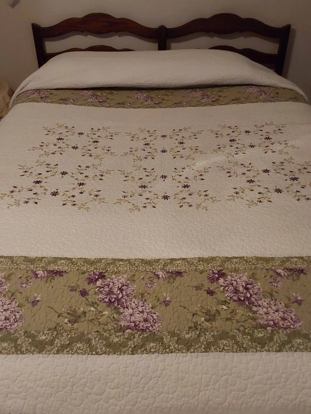 🌺 Like New Hone Classics Floral Patchwork Quilted Bedspread
